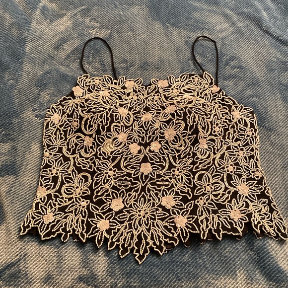 Sean collection white beaded blk base stroppy - Picture 1 of 4